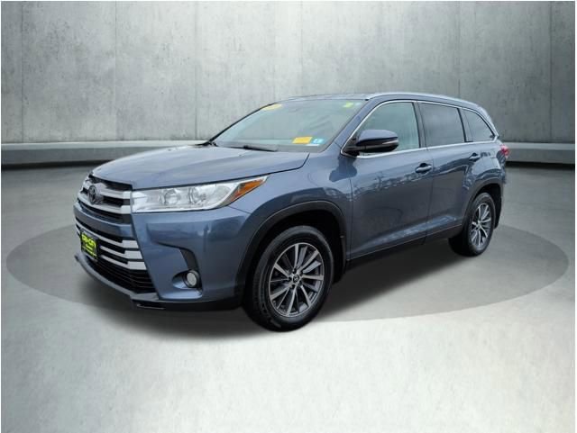 Used 2019 Toyota Highlander XLE image 1