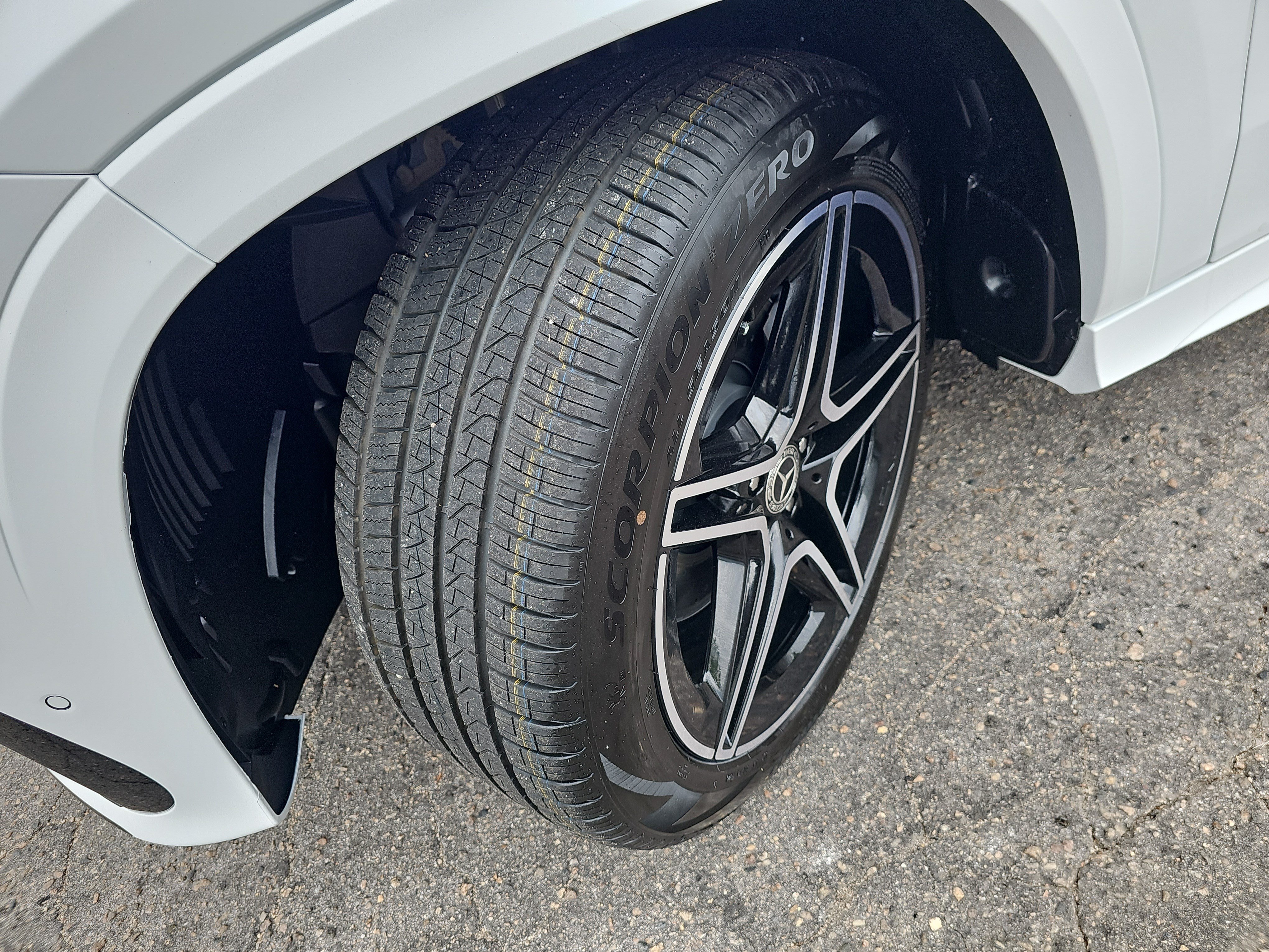 New 2026 Mercedes-Benz GLS 450 4MATIC image 33