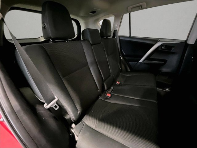 Used 2018 Toyota RAV4 LE image 29