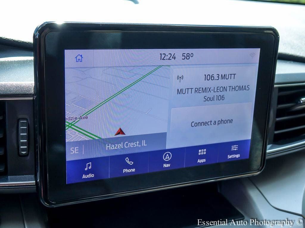 Used 2020 Ford Explorer XLT w/ Equipment Group 202A AWD/4WD image 17