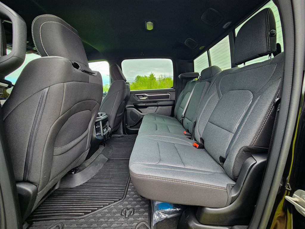 Used 2024 RAM 1500 Big Horn AWD/4WD image 34