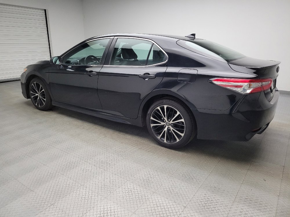 Used 2020 Toyota Camry SE image 3