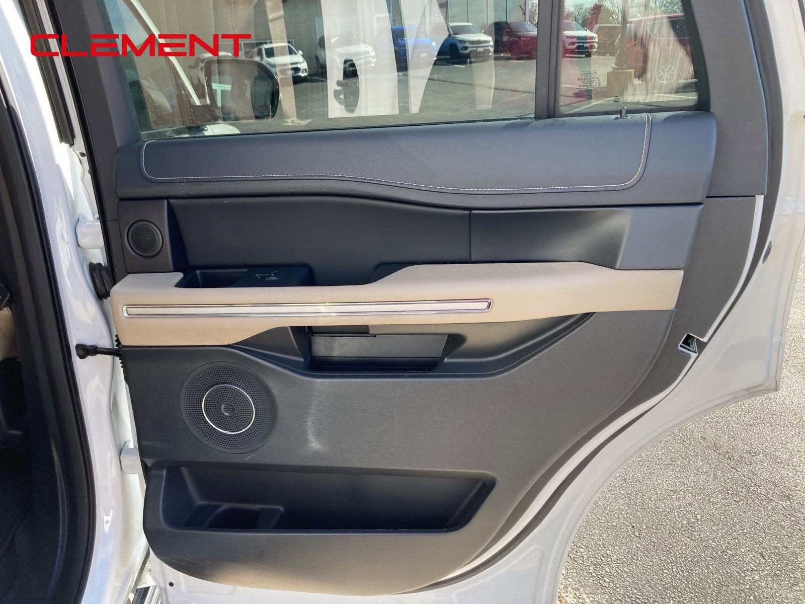 Used 2024 Ford Expedition Limited image 39