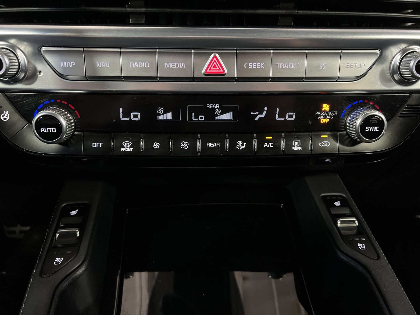 Used 2022 Kia Telluride SX w/ SX Prestige Package image 21