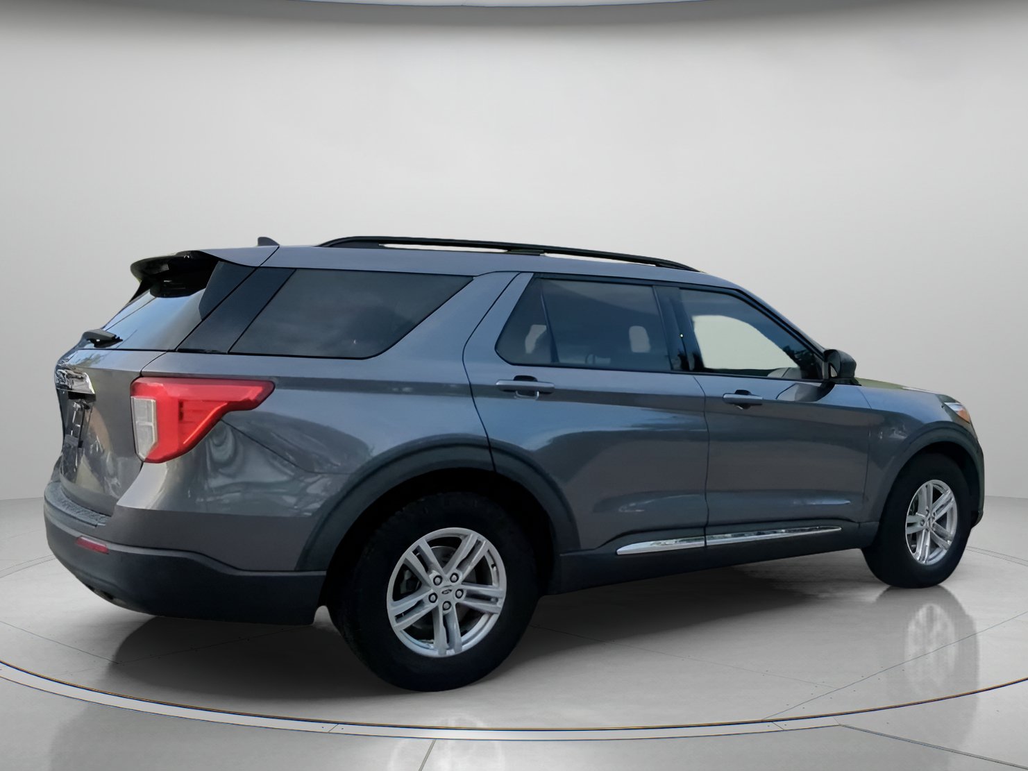 Certified 2021 Ford Explorer XLT RWD image 29