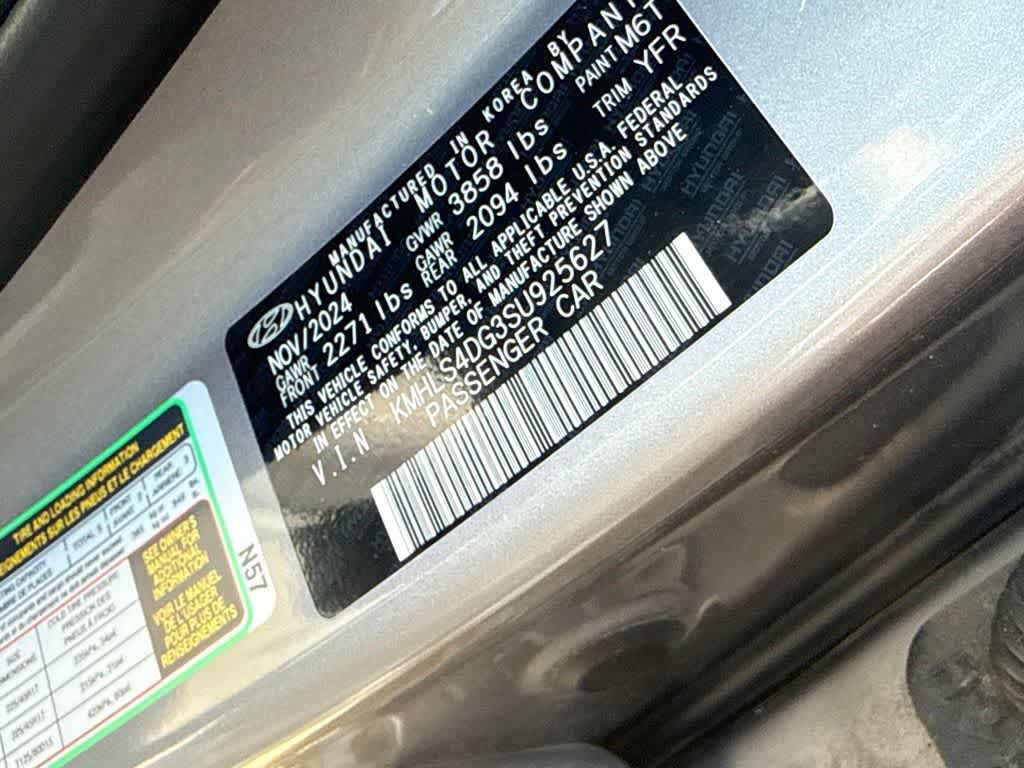 Used 2025 Hyundai Elantra SEL FWD image 22