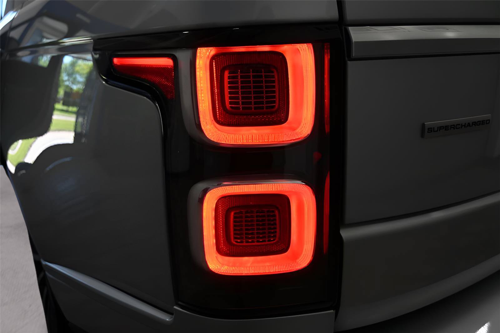 Used 2019 Land Rover Range Rover Supercharged AWD/4WD image 37
