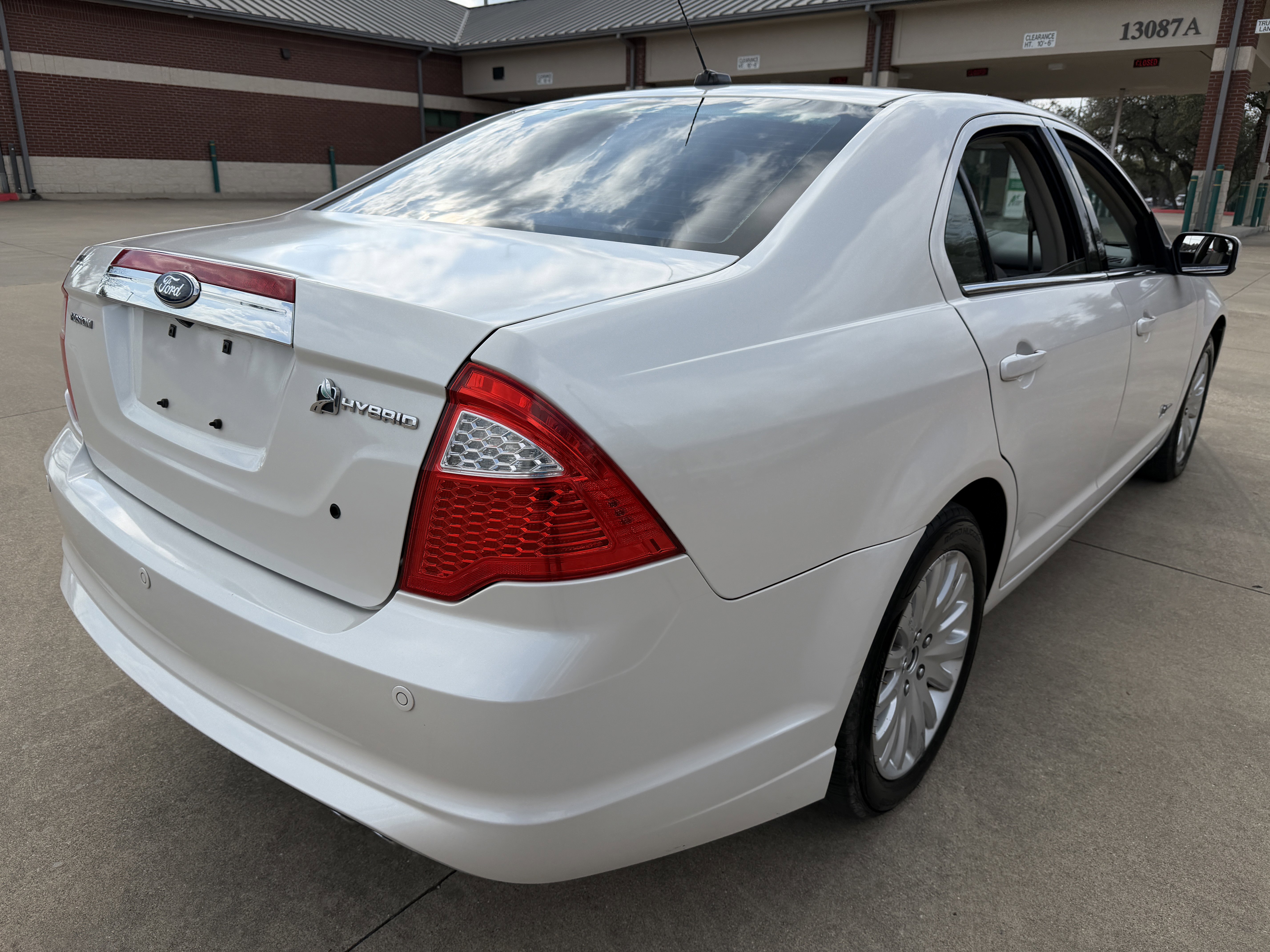 Used 2010 Ford Fusion Hybrid image 7