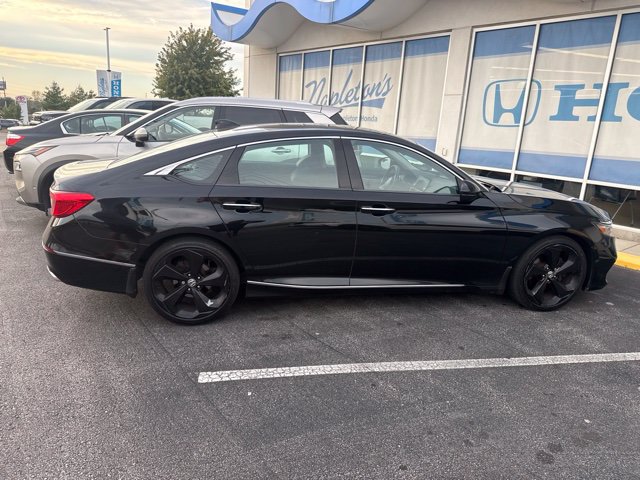 Used 2020 Honda Accord Touring image 3