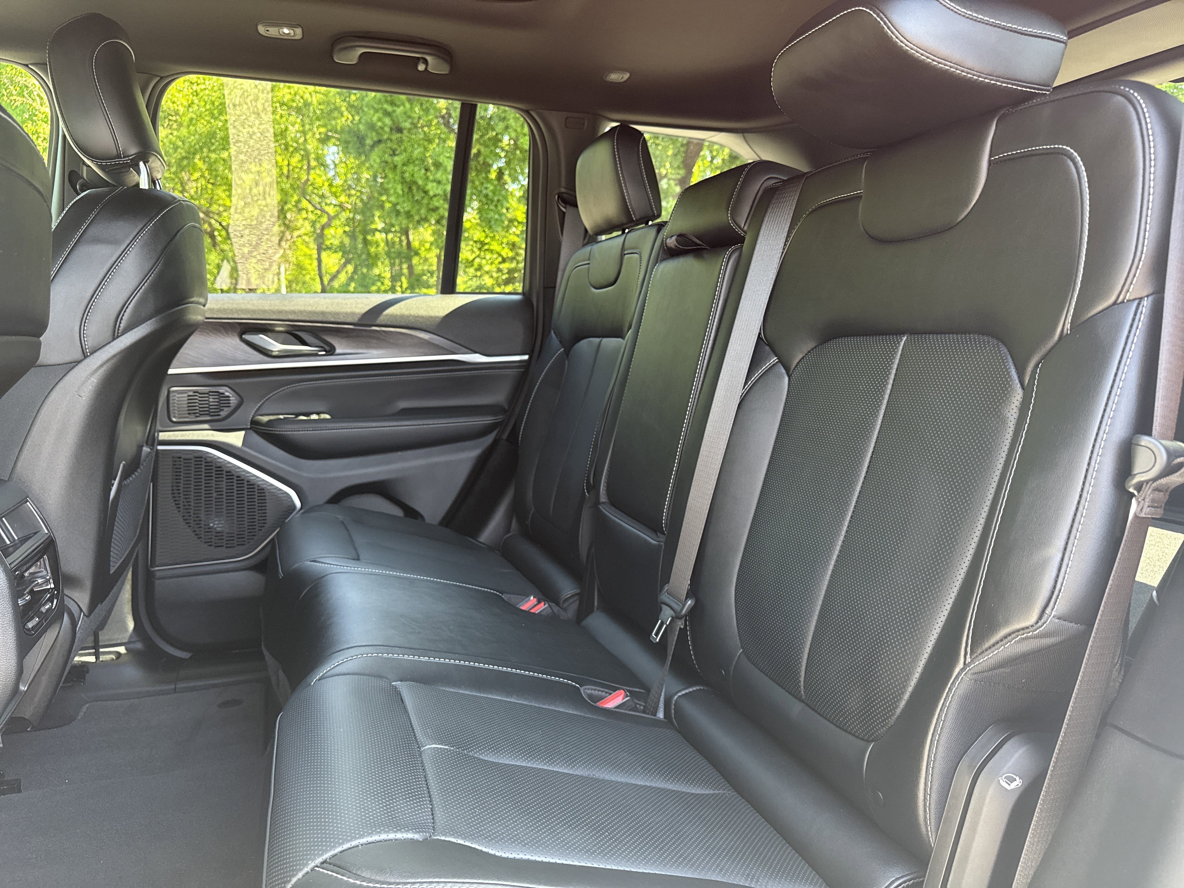 Used 2026 Jeep Grand Cherokee Limited Reserve AWD/4WD image 30