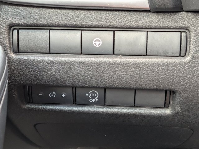 Used 2023 Nissan Rogue SV FWD image 23