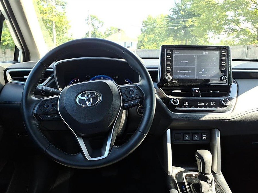 Used 2022 Toyota Corolla Cross XLE AWD/4WD image 14