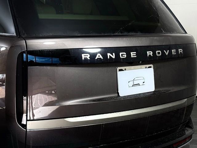 New 2025 Land Rover Range Rover SE image 16