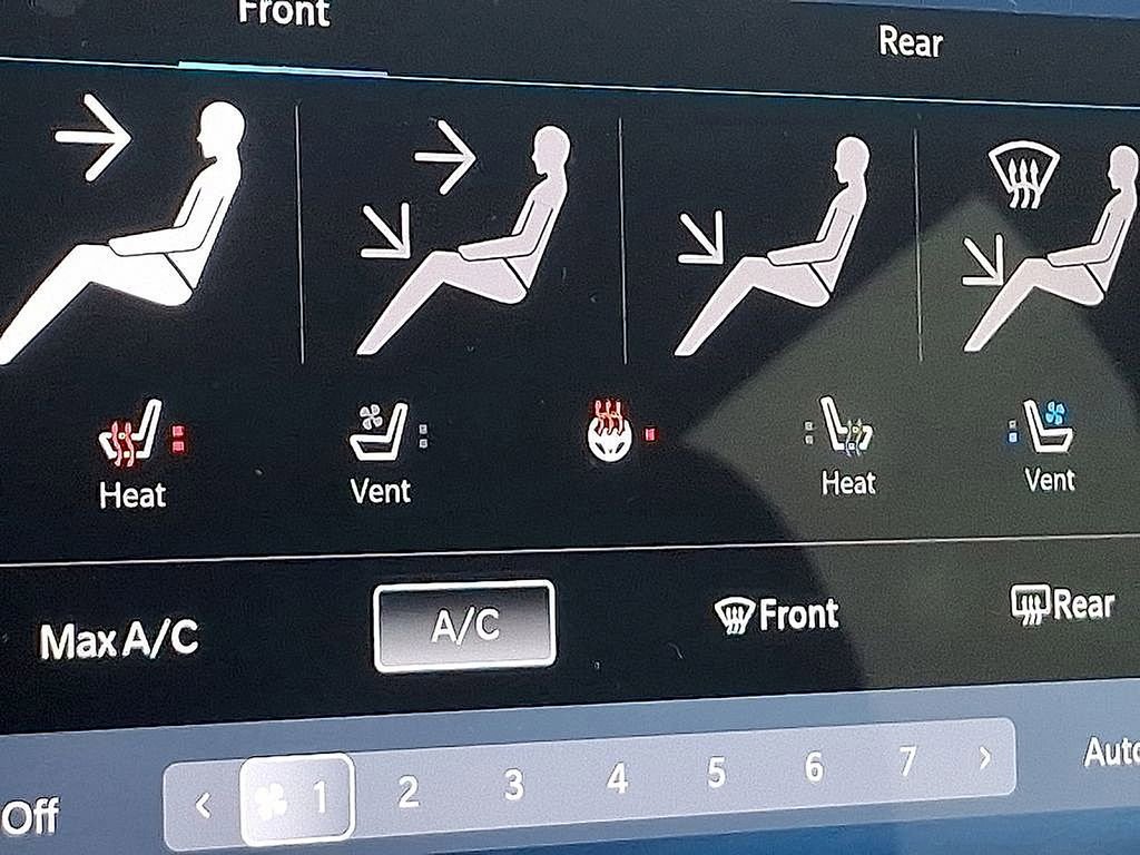 Used 2021 Chrysler Pacifica Limited w/ Premium & Safety Sphere Group image 24