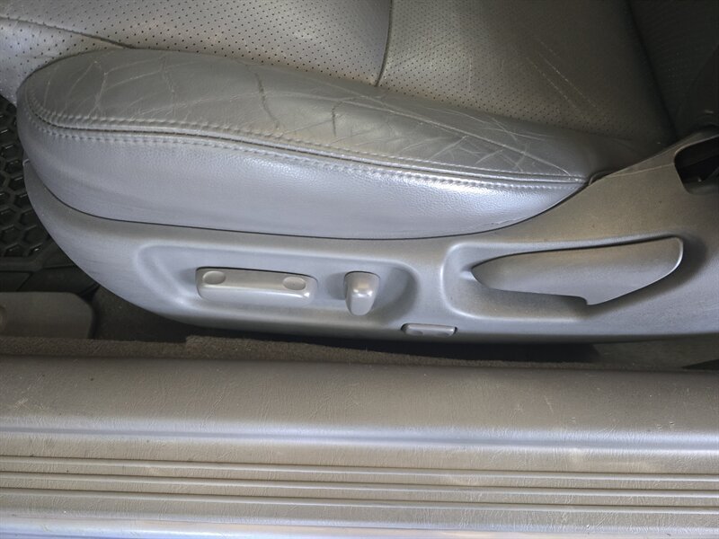 Used 2008 Toyota Solara SE FWD image 32