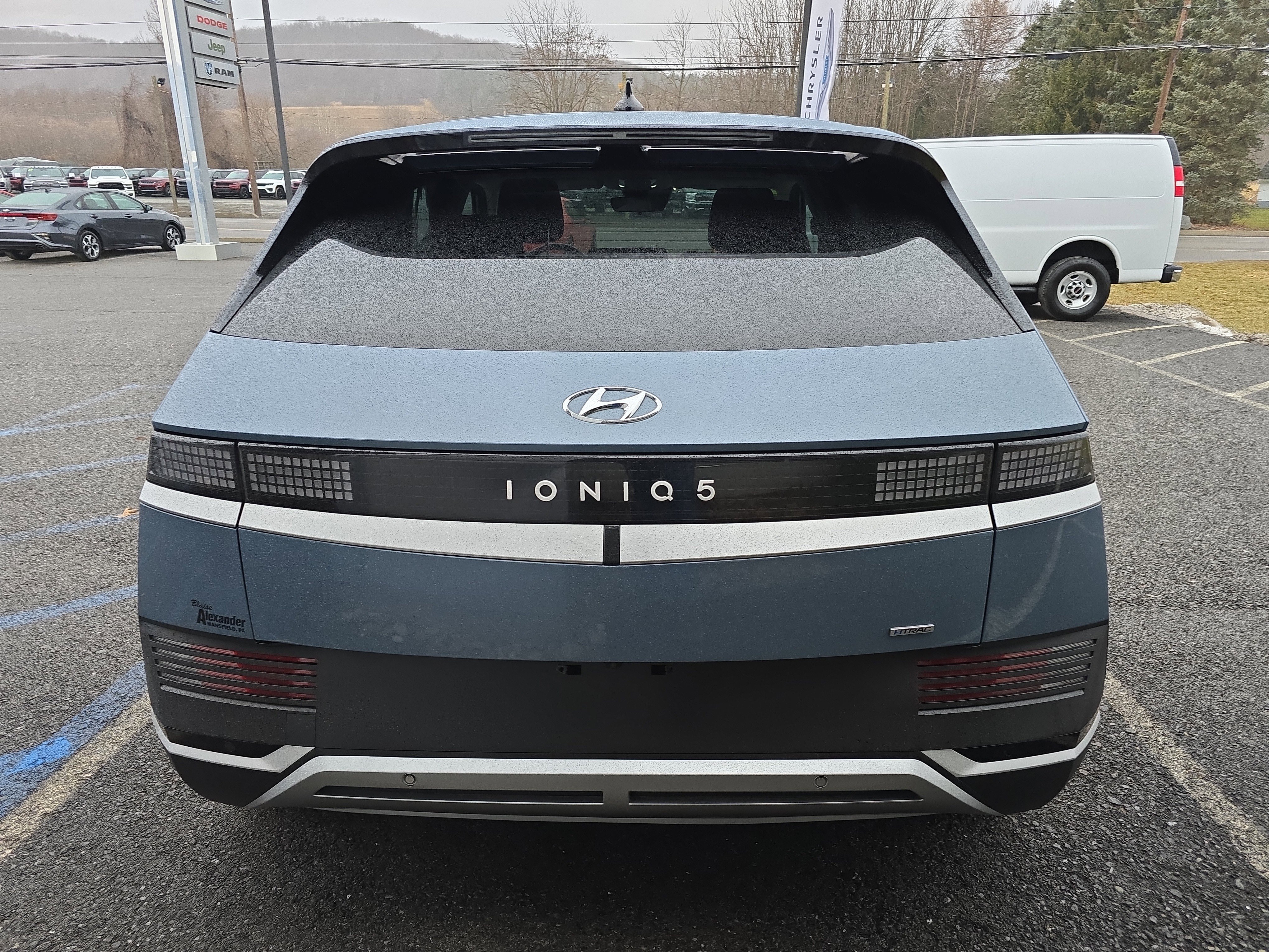 Used 2022 Hyundai Ioniq 5 SE w/ Cargo Package video 4