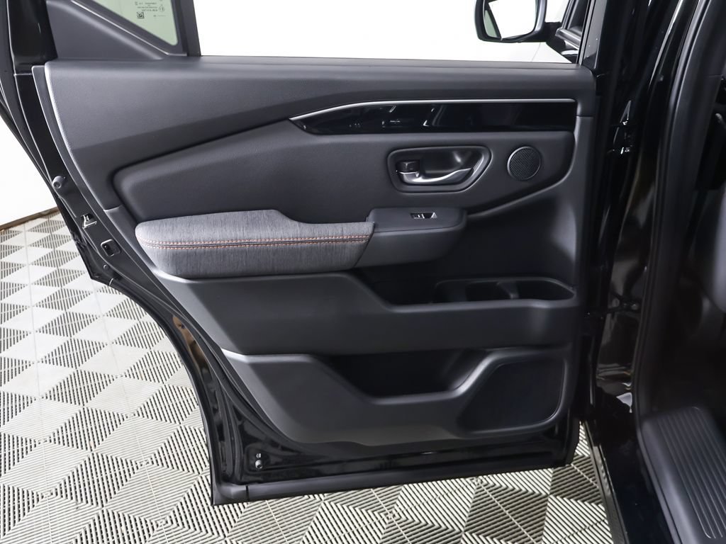 New 2026 Honda Pilot Sport image 15