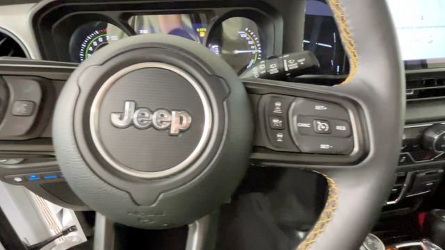 Used 2024 Jeep Wrangler Unlimited w/ Convenience Group AWD/4WD image 25