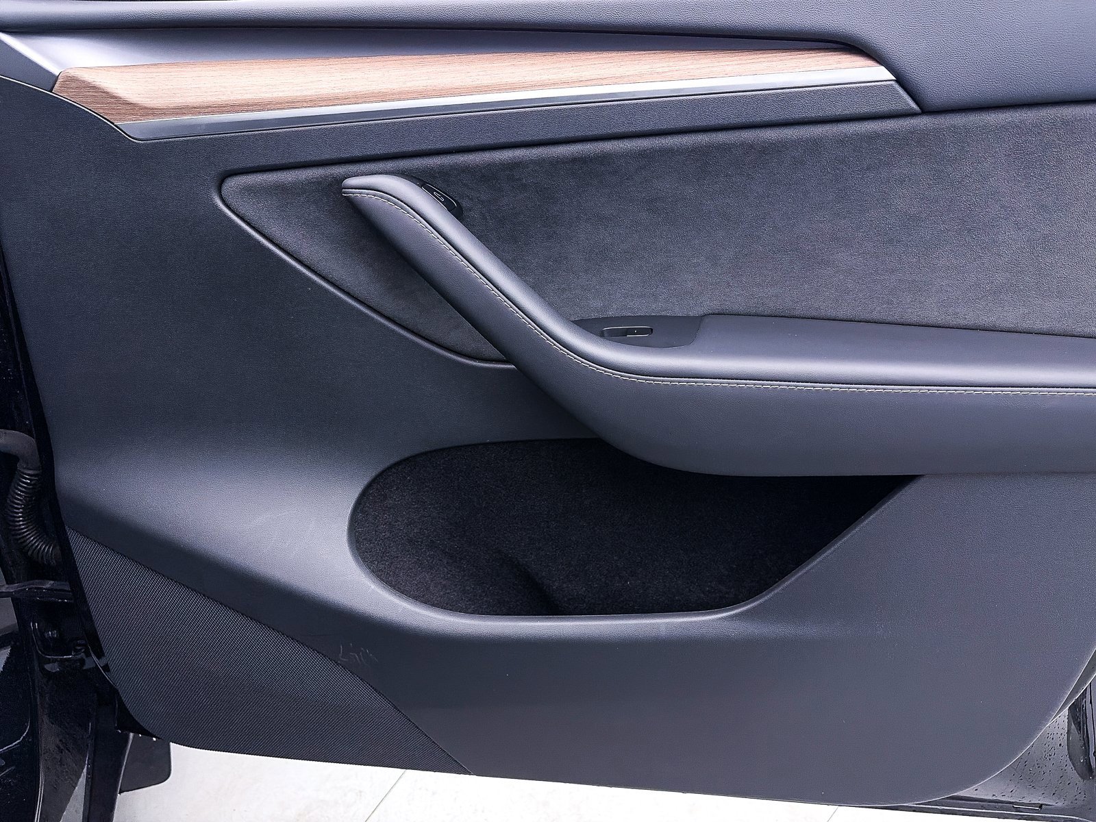 Used 2025 Tesla Model Y Long Range image 29