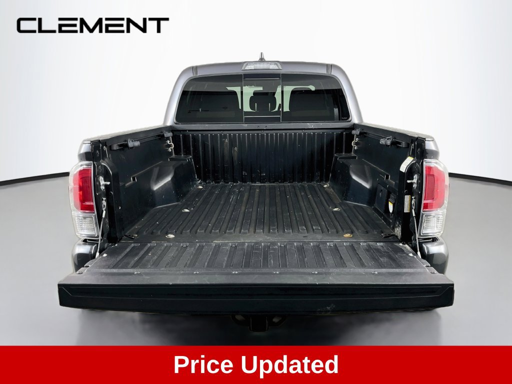 Used 2021 Toyota Tacoma TRD Off-Road w/ Blackout Package (TMS) AWD/4WD image 9