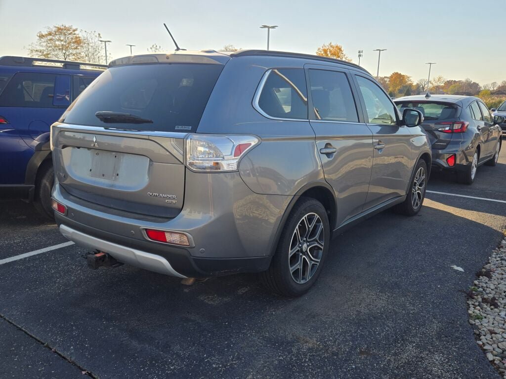 Used 2015 Mitsubishi Outlander GT AWD/4WD image 4