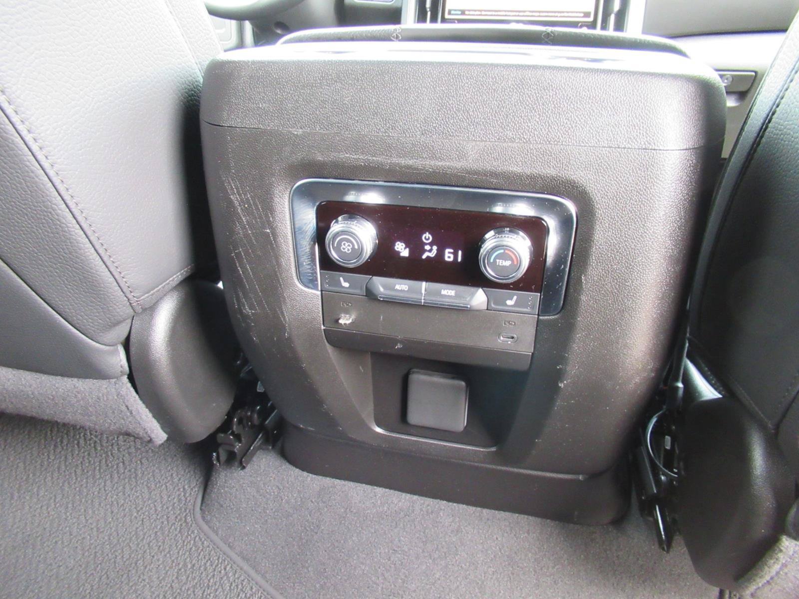 Used 2025 GMC Yukon Denali AWD/4WD image 15