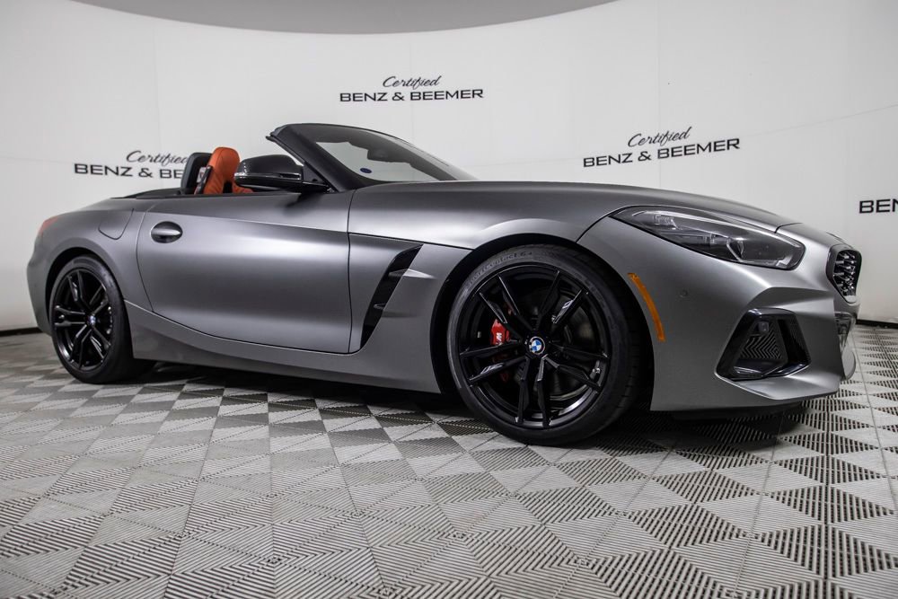 Used 2024 BMW Z4 M40i w/ Premium Package image 4