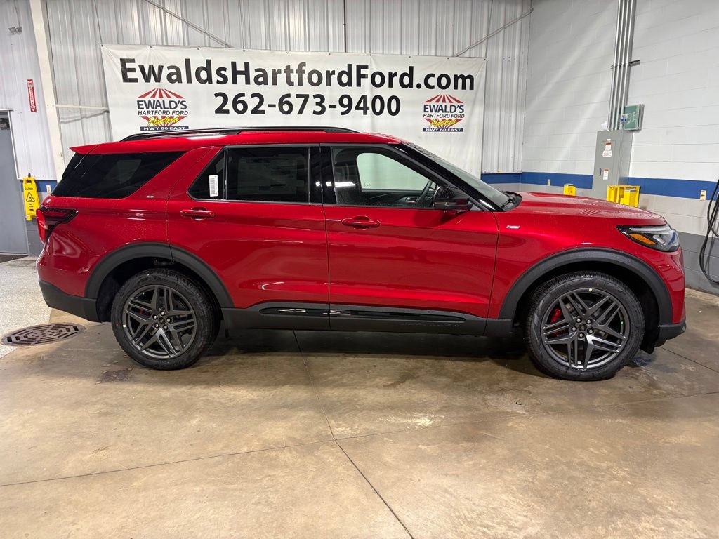 New 2026 Ford Explorer ST-Line w/ ST-Line Street Pack AWD/4WD image 7