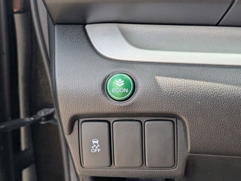 Used 2013 Honda CR-V LX image 29