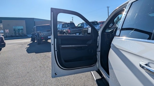 Used 2024 Ford Expedition Max Limited image 28