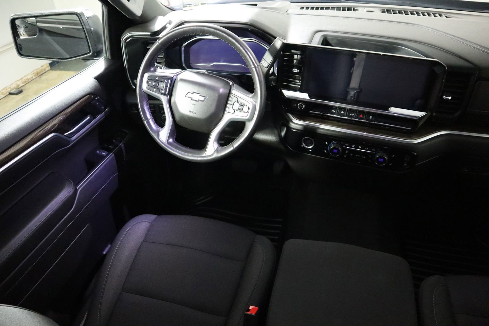 Used 2022 Chevrolet Silverado 1500 LT image 20