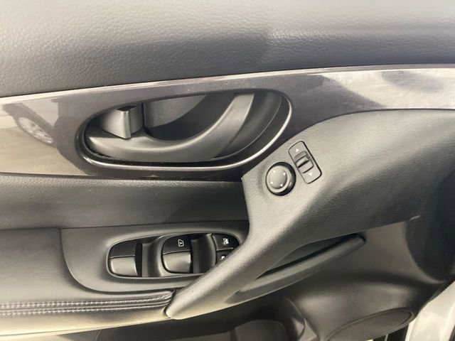 Used 2019 Nissan Rogue S AWD/4WD image 26