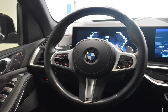 Used 2024 BMW X7 xDrive40i w/ M Sport Package AWD/4WD image 24