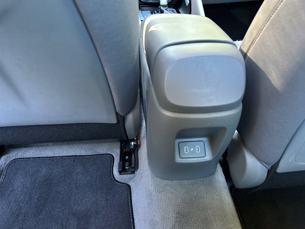 Used 2025 Hyundai Elantra SEL FWD image 28