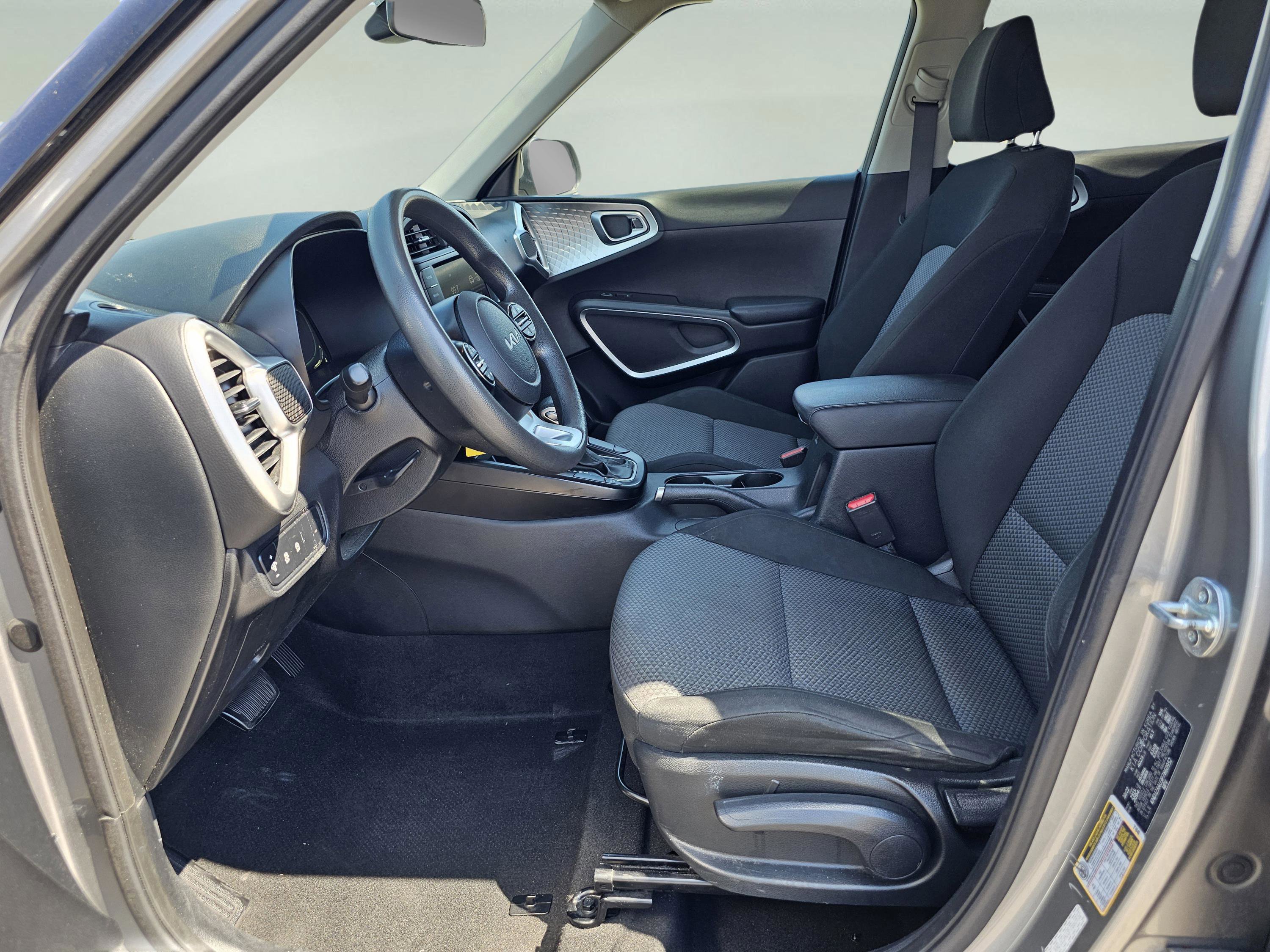 Used 2023 Kia Soul LX w/ Option Group 015 image 16