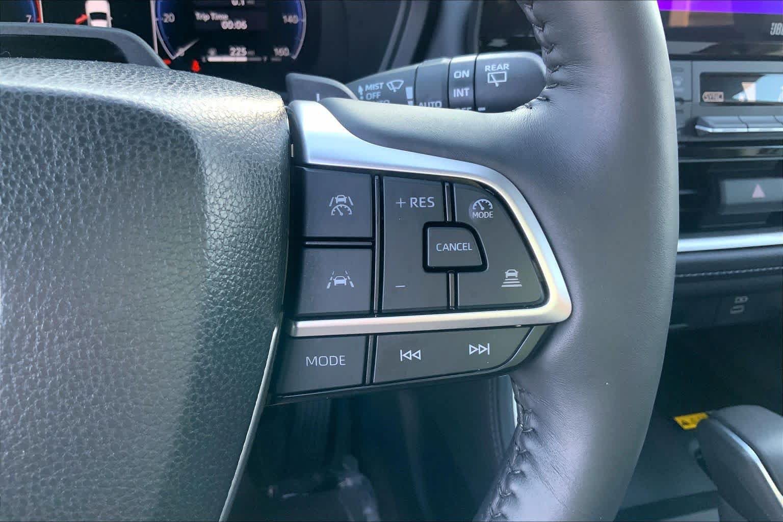 Used 2024 Toyota Grand Highlander AWD image 24