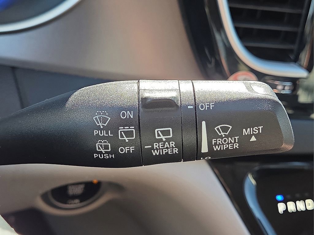 Used 2023 Chrysler Pacifica Touring-L image 26