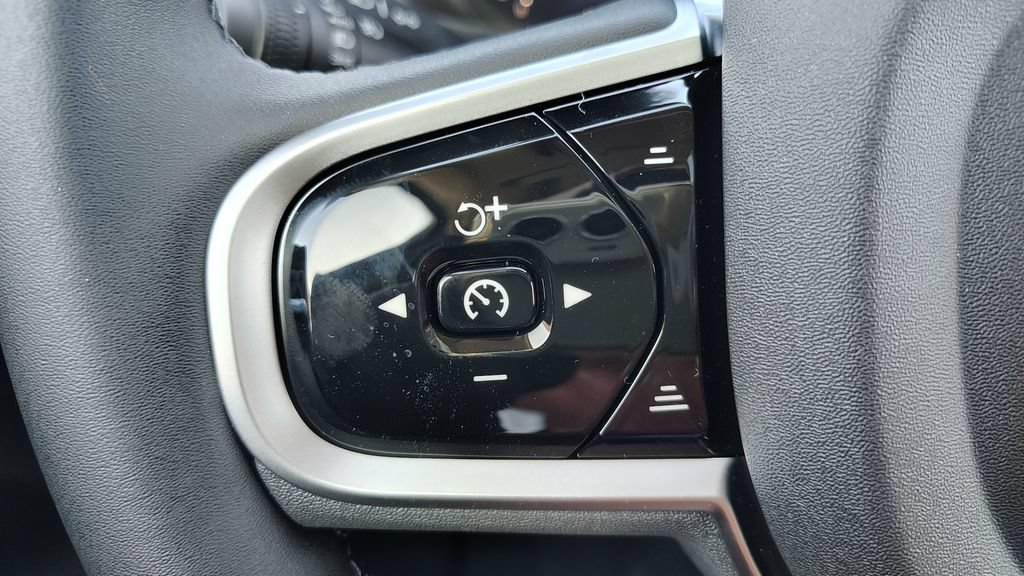 New 2026 Volvo XC60 B5 Plus w/ Protection Package Premier AWD/4WD image 14