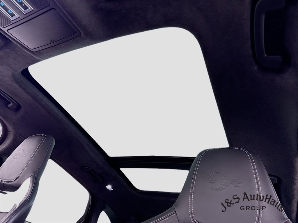 Used 2020 Jaguar F-PACE SVR image 16