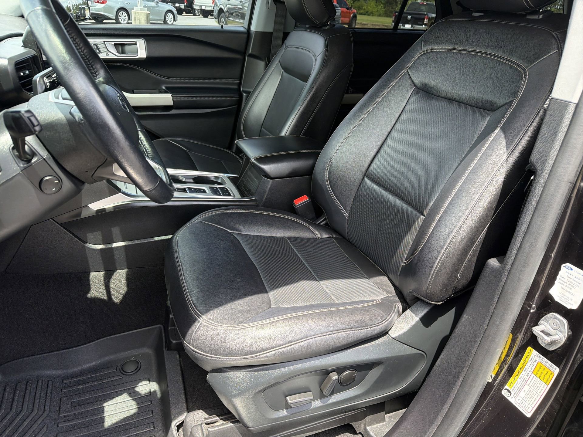 Used 2022 Ford Explorer Limited w/ Equipment Group 301A RWD image 22