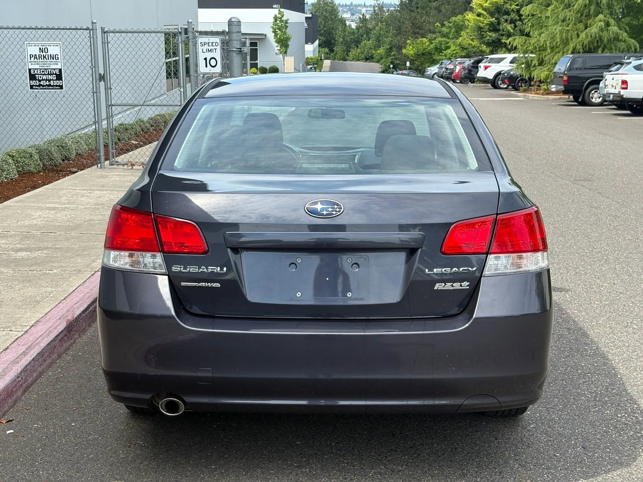 Used 2011 Subaru Legacy 2.5i Premium AWD/4WD image 5