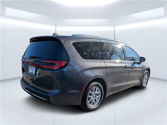 Used 2021 Chrysler Pacifica Touring-L w/ Uconnect Theater Family Group image 3