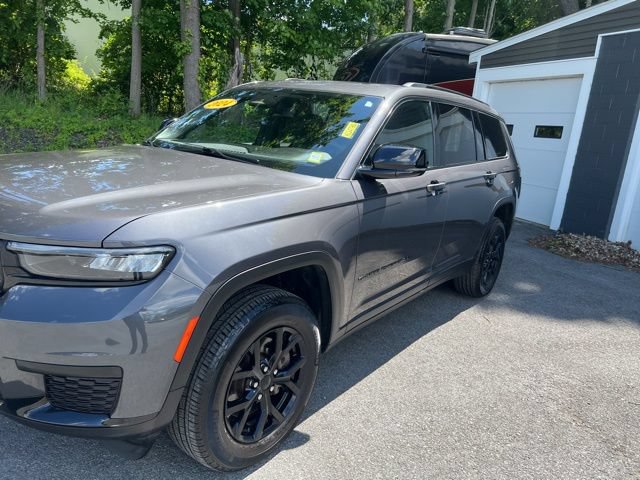 Used 2024 Jeep Grand Cherokee L Altitude AWD/4WD image 2