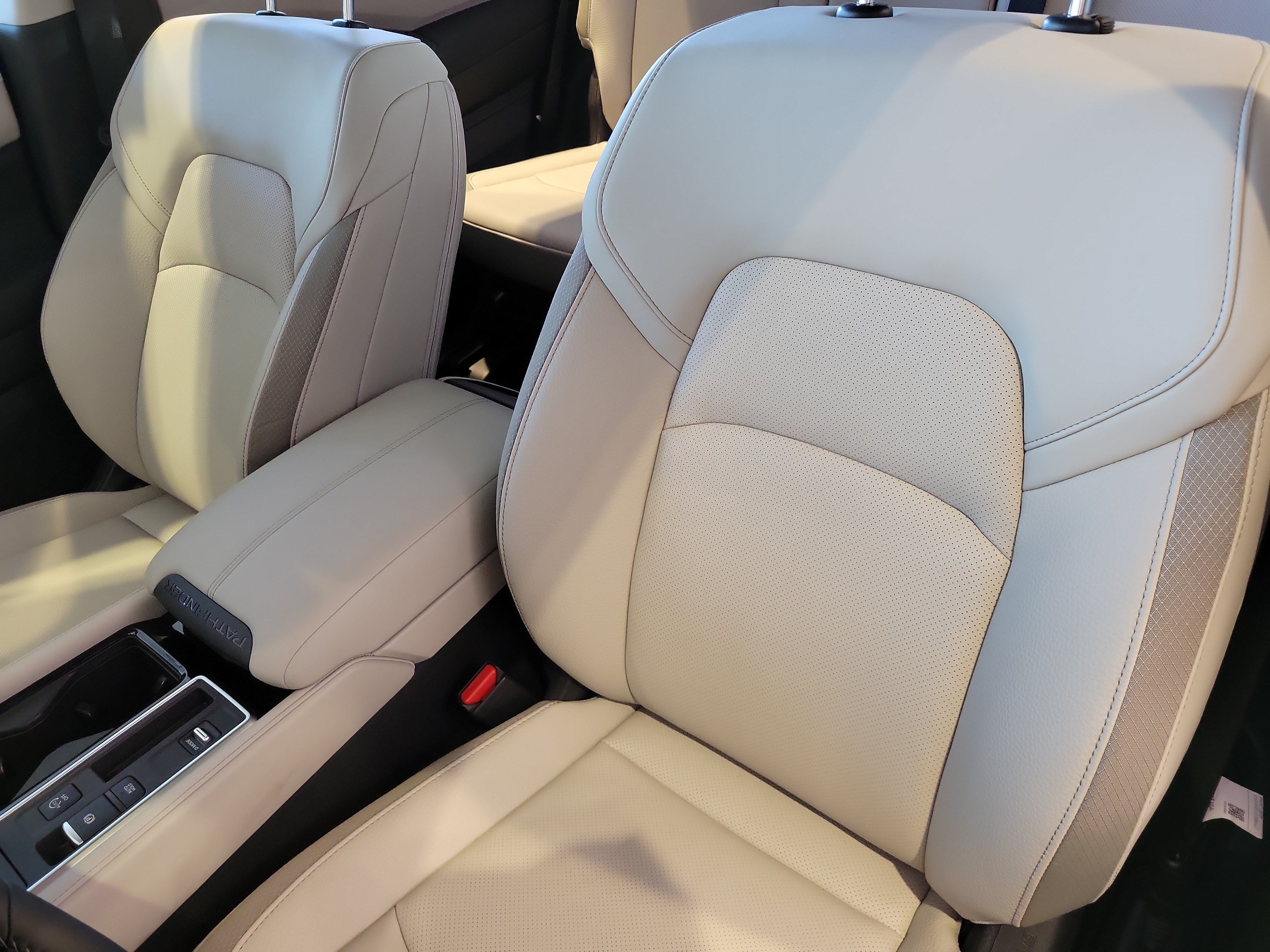 New 2026 Nissan Pathfinder SL FWD image 11
