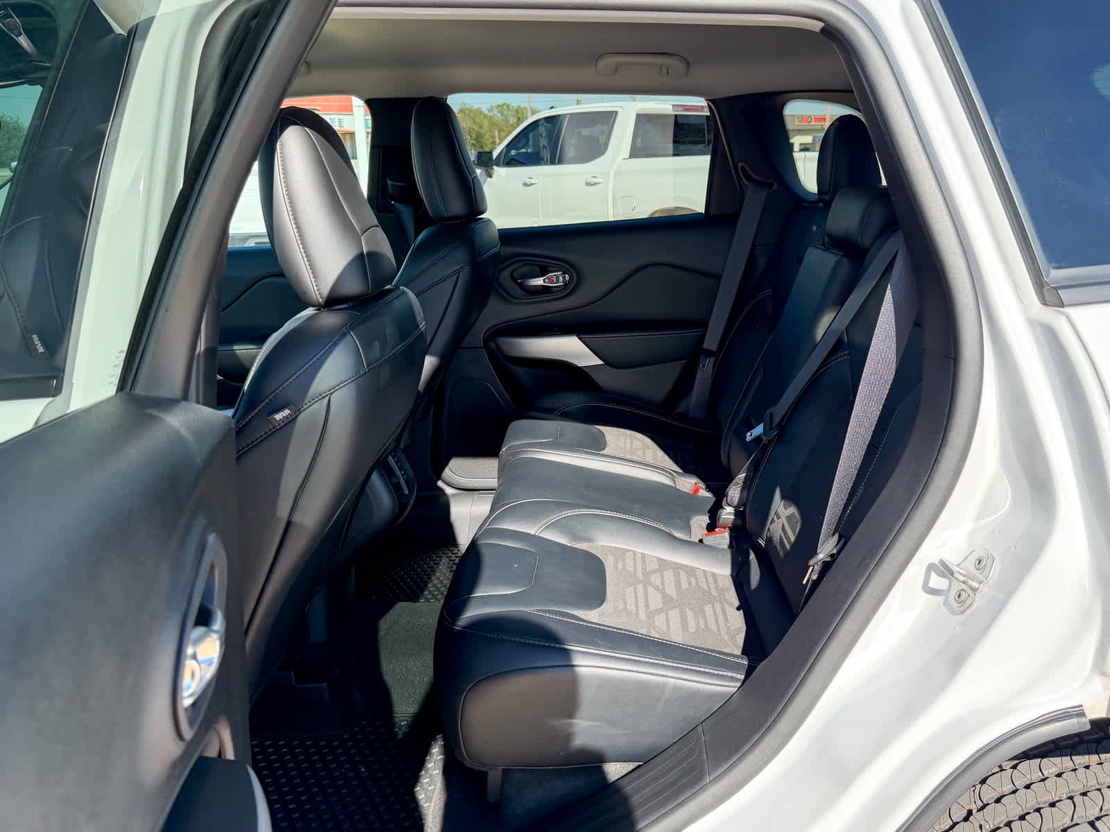 Used 2022 Jeep Cherokee Latitude image 8