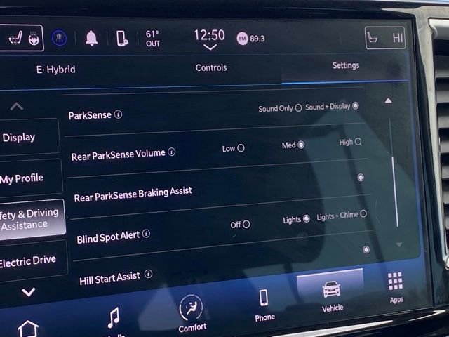 Used 2023 Chrysler Pacifica Touring-L FWD image 24