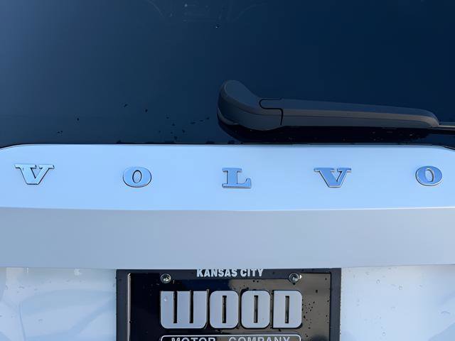 Used 2025 Volvo V60 B5 Cross Country Plus image 40