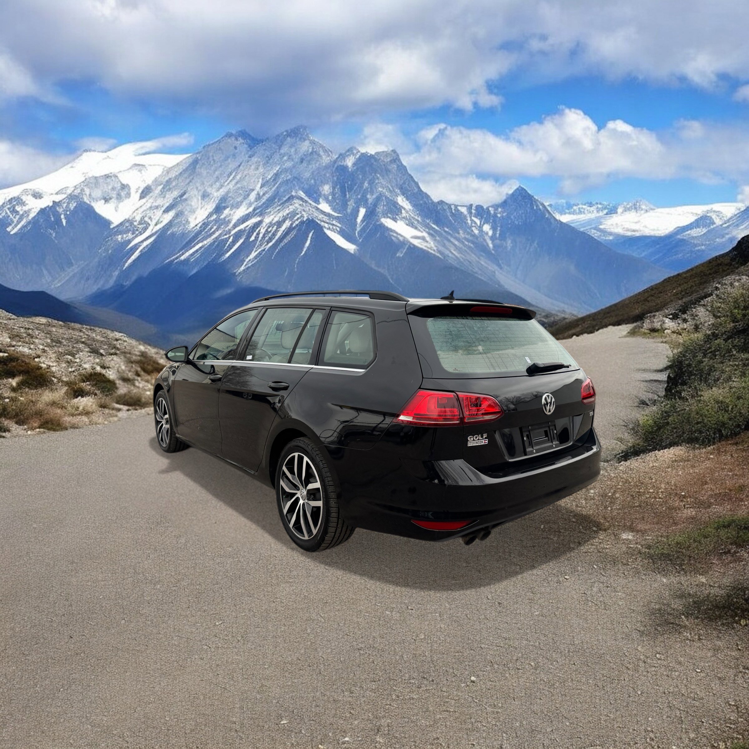 Used 2016 Volkswagen Golf Limited Edition image 3