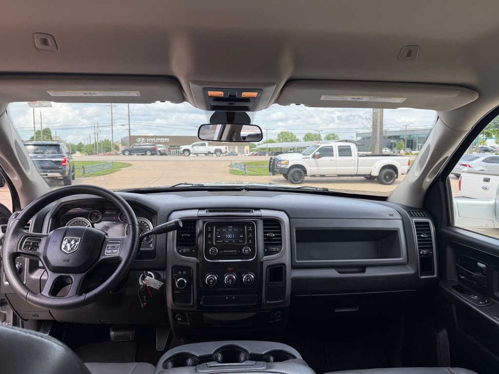 Used 2018 RAM 2500 Tradesman w/ Chrome Appearance Group AWD/4WD image 25