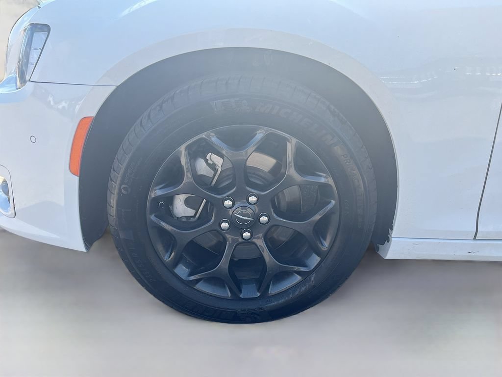 Used 2023 Chrysler 300 Touring L w/ Popular Equipment Group AWD/4WD image 30